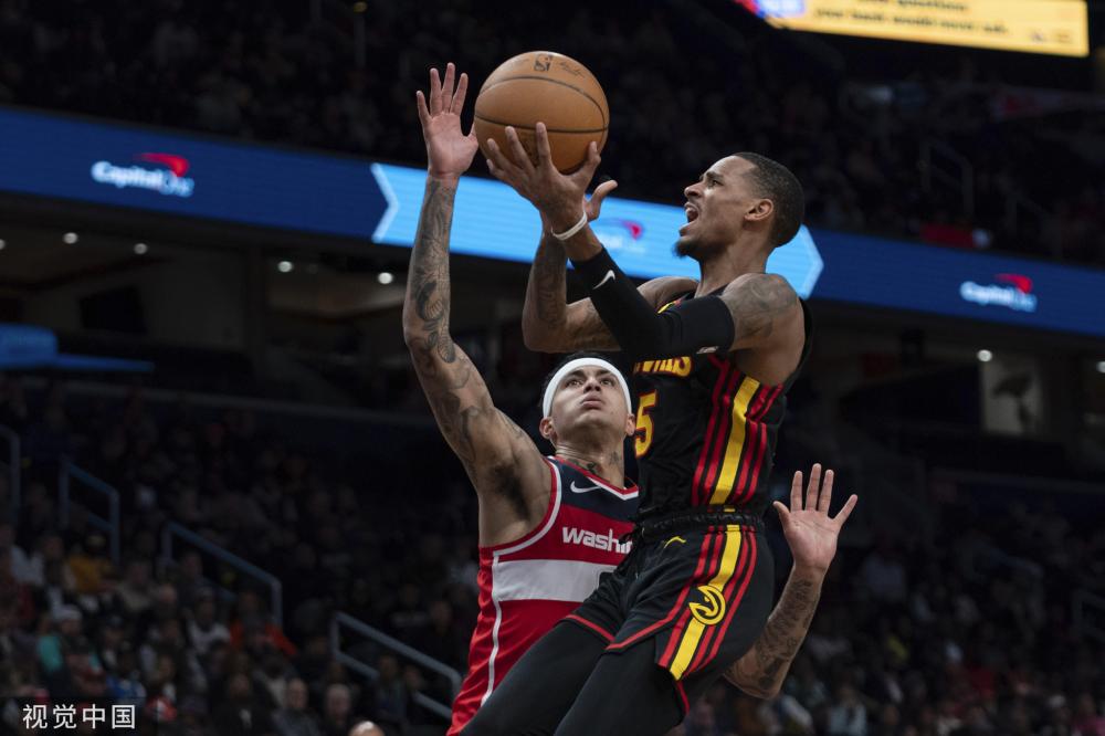 位年轻前锋 位年轻前锋